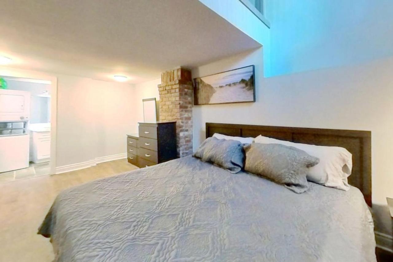 Apartment Eclectic Downtown Charm